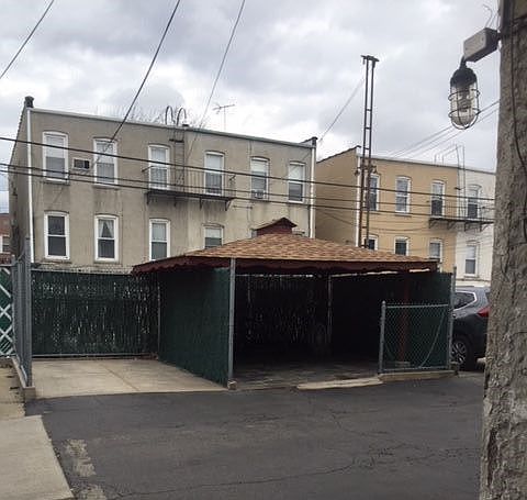 2nd image of 2424 26th St