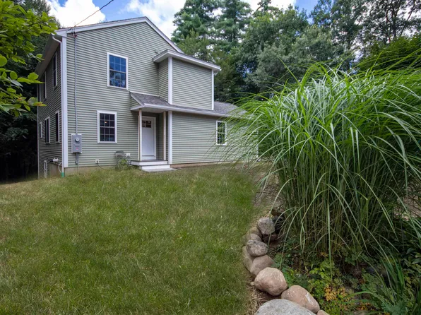 9 Bruce Avenue, Fremont, NH 03044