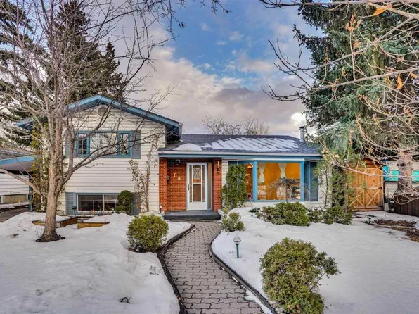 64 W Hartford Rd NW, Calgary, AB T2K 2A5