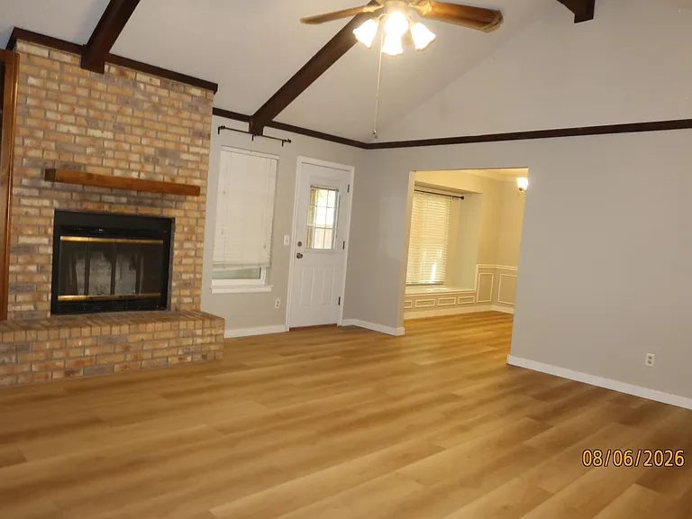 4868 Matterhorn Dr — Photo 2