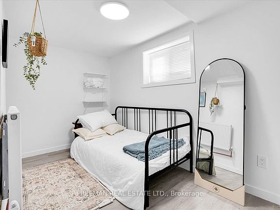 5th image of 15 Thorburn Ave #B03