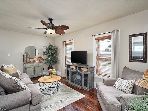 2nd image of 461 Newell Ave