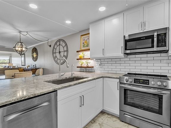 4th image of 24 Plantation Dr APT 205
