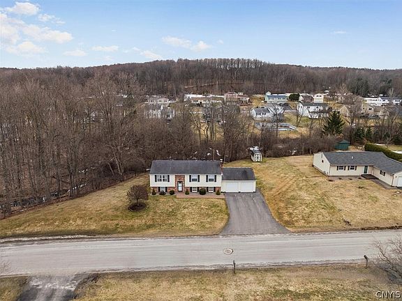 3rd image of 2 Clintonview Rd