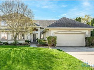 5700 Walnut Cove Rd, Sylvania, OH 43560