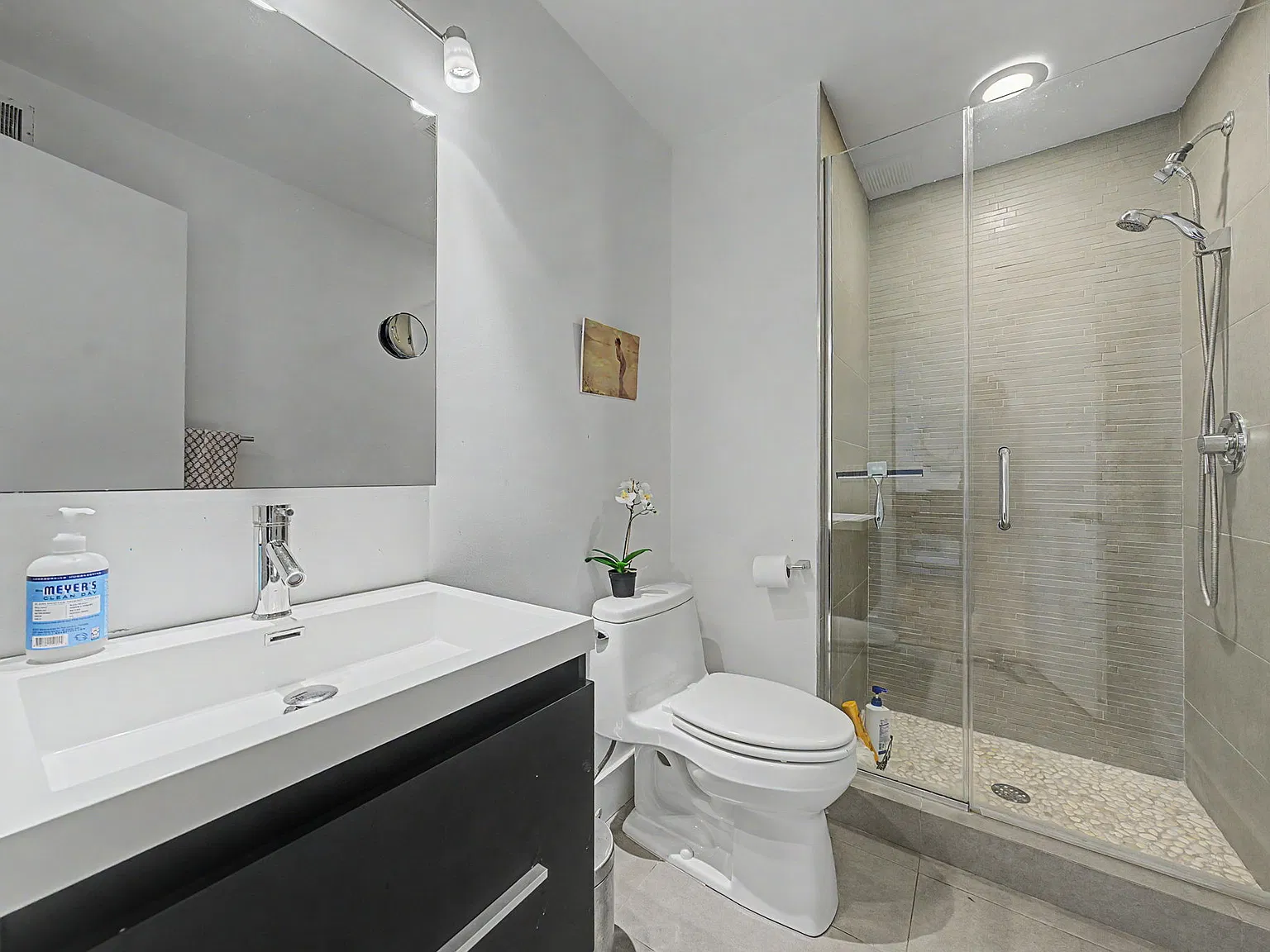 4 bed, 1885 sqft, $8,500 — Photo 4
