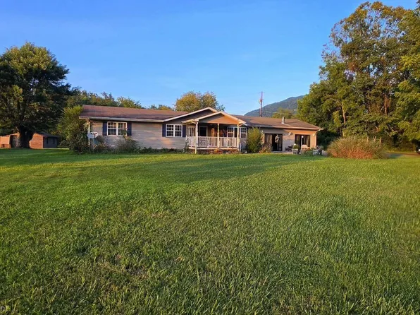 4507 Leaning Pine Rd, Big Stone Gap, VA 24219