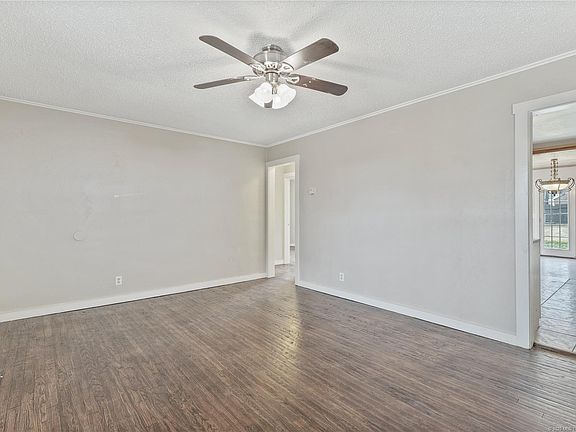 5th image of 1218 N Columbia Pl