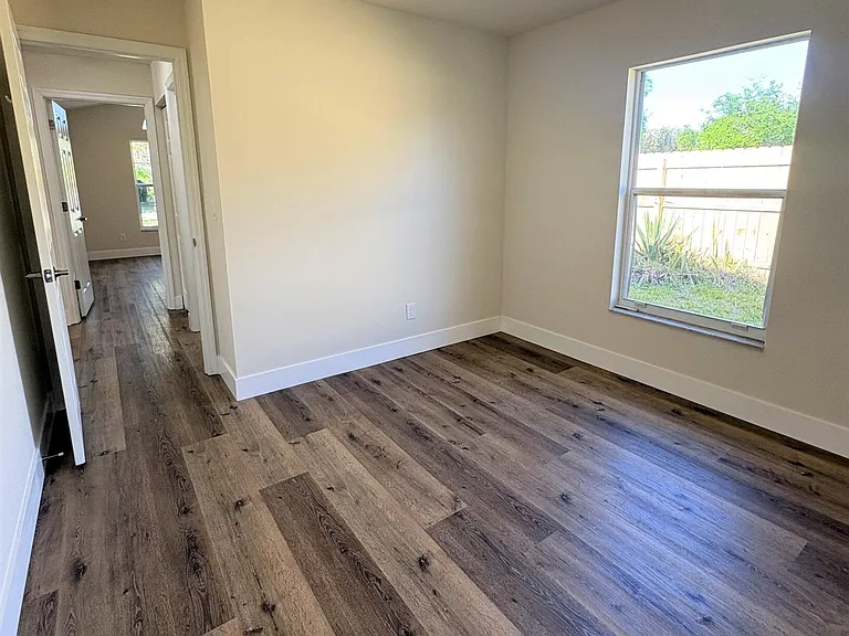 3009 Elizabeth St — Photo 20