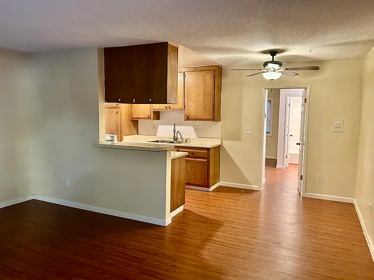 360 Temple Ave #5 — Photo 3