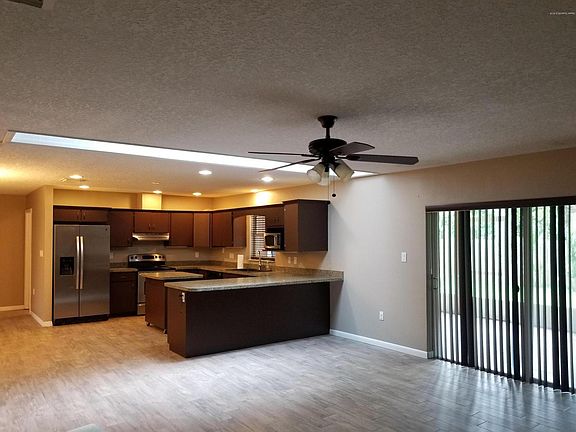 3rd image of 710 Venetian Way #0