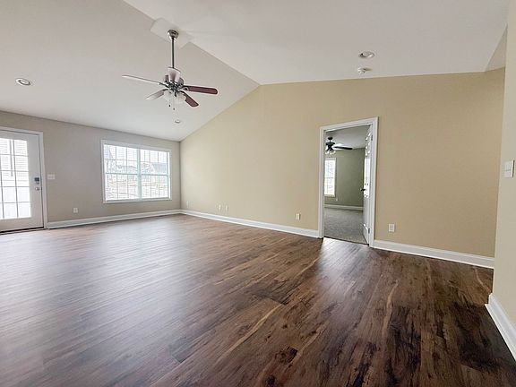 3rd image of 2028 Reserve Dr