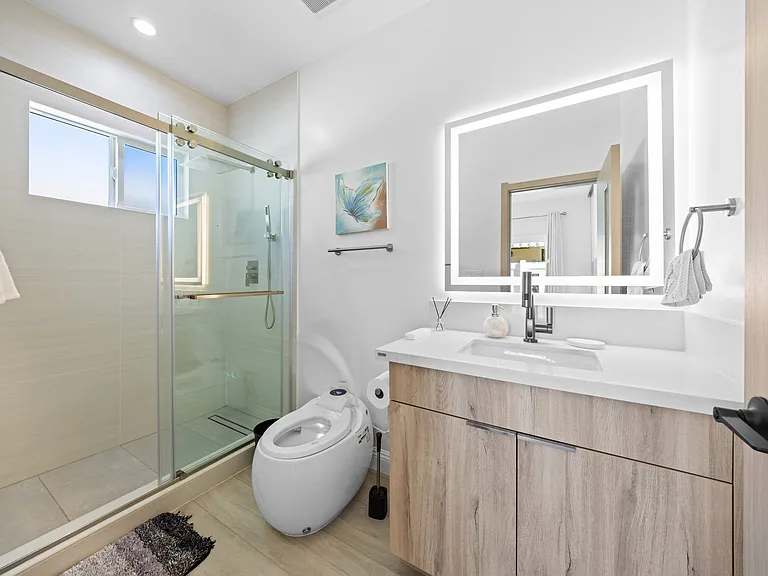 422 Roosevelt Ave — Photo 15