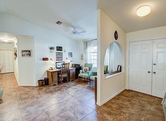3rd image of 1439 Argyle Dr