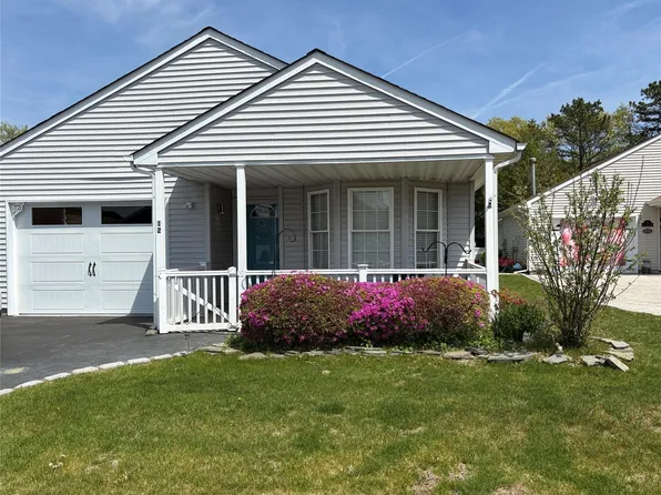 12 Orange Tree, Manorville, NY 11949