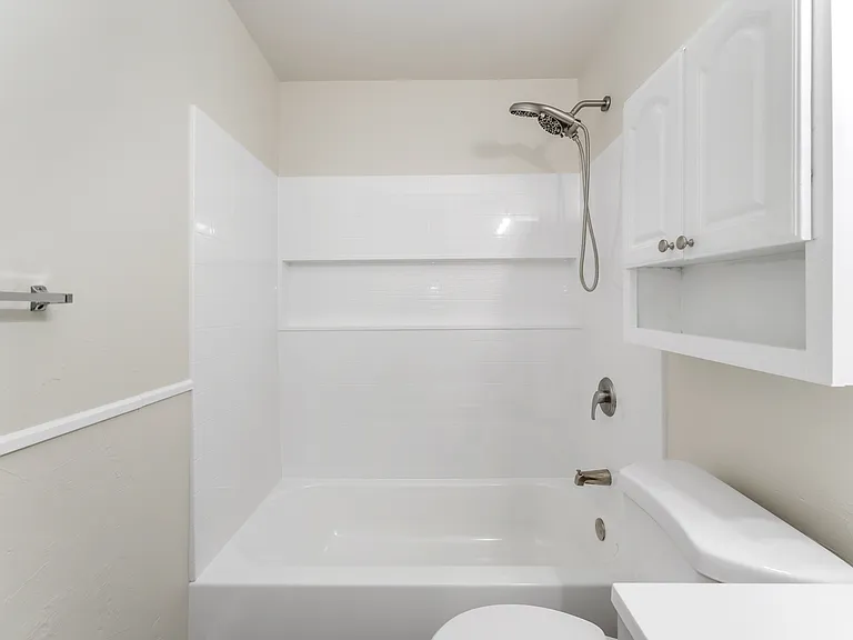 1330 Beverly Rd — Photo 16
