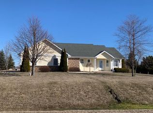5735 Wind Dancer Ct, Sheboygan, WI 53081