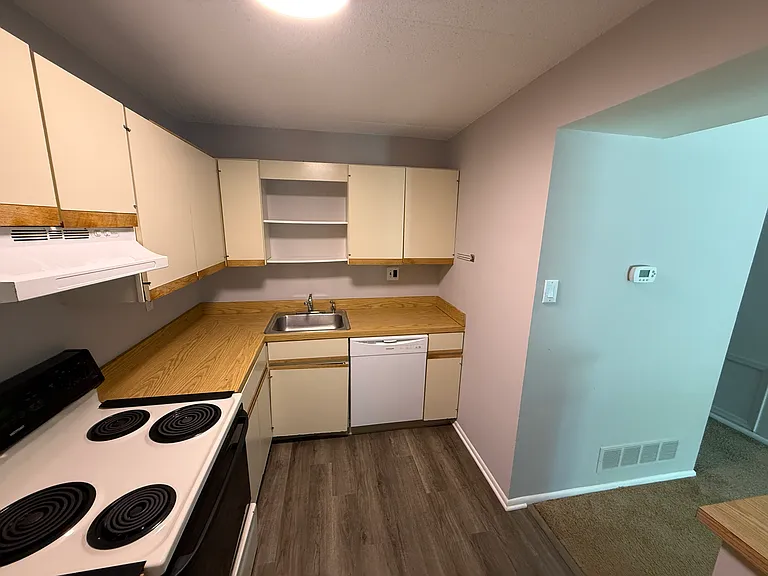 802 Putnam Blvd — Photo 18