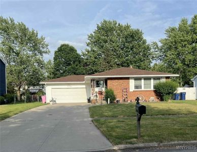 120 Park Lane Cir, Lockport, NY, 14094