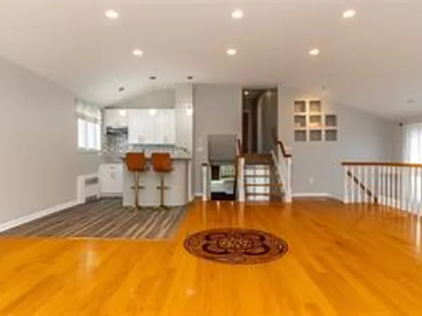 2613 East 65th Street image 7 of 31