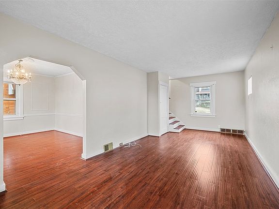 4th image of 1214 Wareman Ave