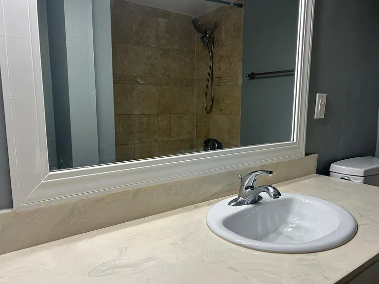 359 N Post Oak Ln #121 — Photo 15
