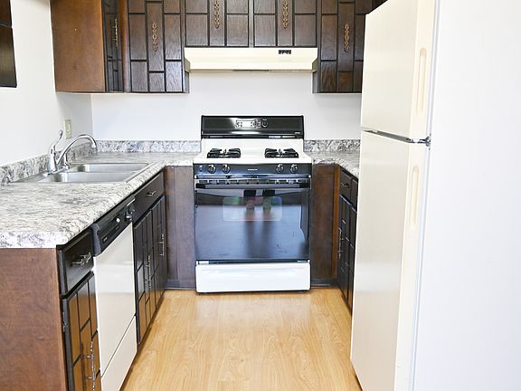 4th image of 2721 S 134th Ave APT 4