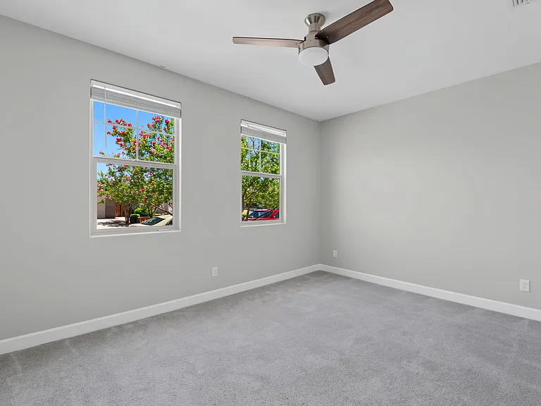 5140 N 181st Dr — Photo 27