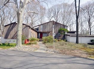 18 Cardinal Dr, Moorestown, NJ 08057