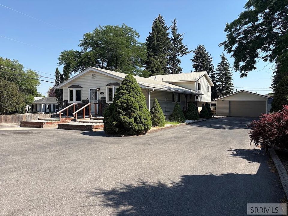 1st image of 880 1st St