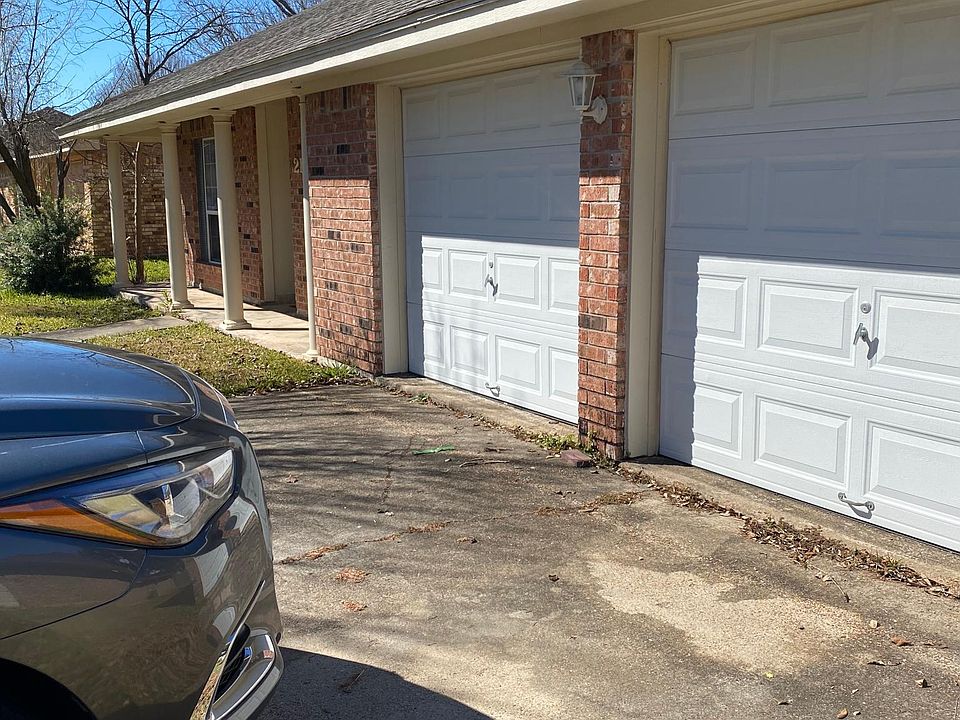 1st image of 210 Corkwood St