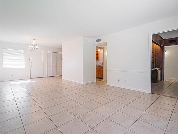 4th image of 2951 Oxfordshire Ln