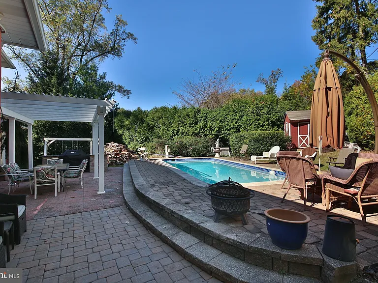 1806 Jody Rd — Photo 26