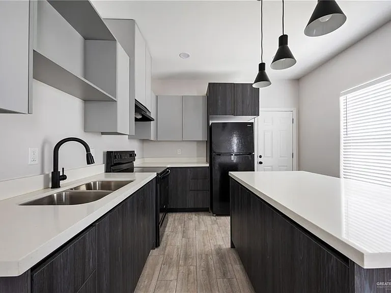 1000 Kohala Ave #4 — Photo 3