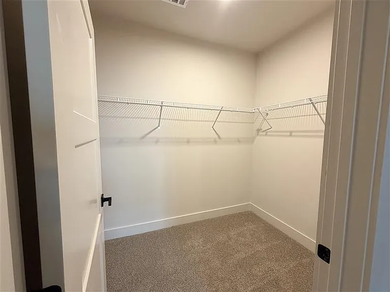 District on the Etowah Apartments — Photo 1080
