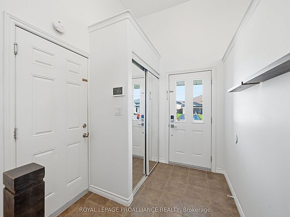 4th image of 12 Ridgeview Ln