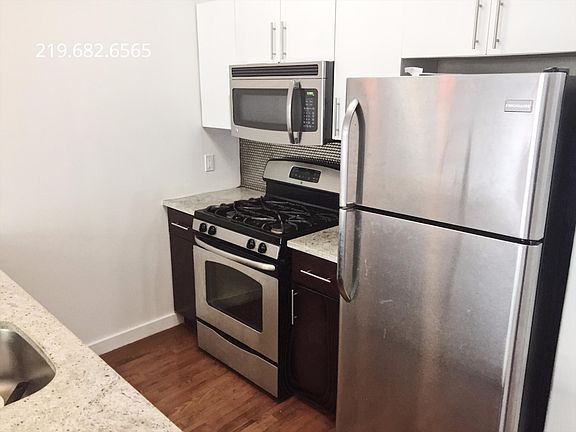 4th image of 180 Scholes St APT 01E