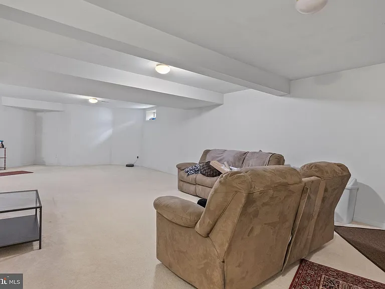 929 N York Dr — Photo 25