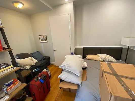 Rented by Mdays Realty | media 25