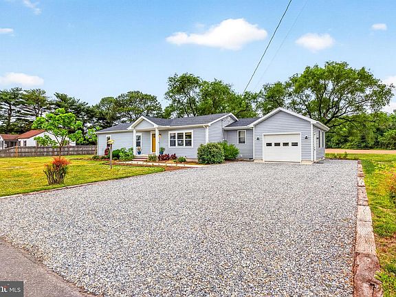 2nd image of 6713 Hearns Pond Rd