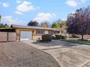 213 Corcoran Ln, Central Pt, OR 97502