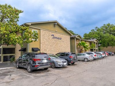2303 E Side Dr APT 212, Austin, TX, 78704