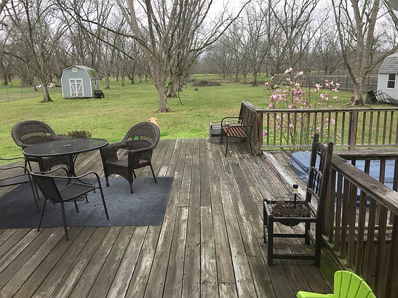 3rd image of 114 Brook Orchard Blvd