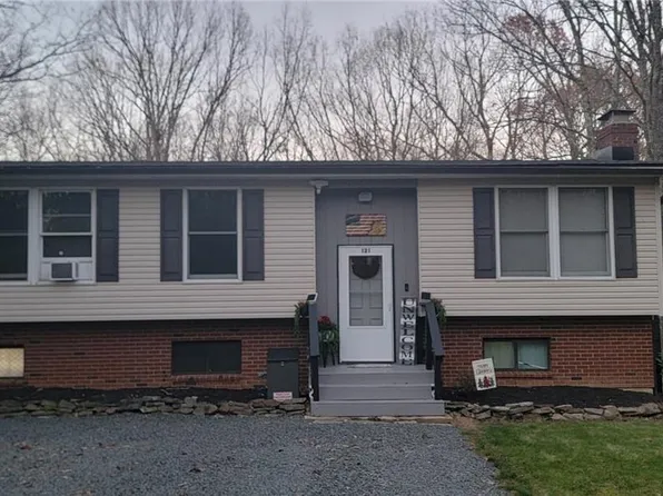 121 Honeysuckle Dr, Jim Thorpe, PA 18229