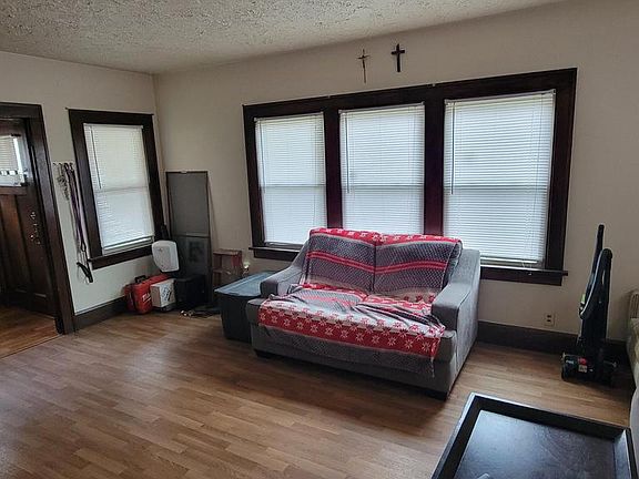 3rd image of 2327 Meachem STREET