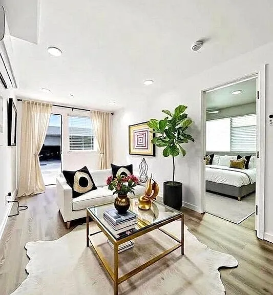 908 N Louise St #B — Photo 3