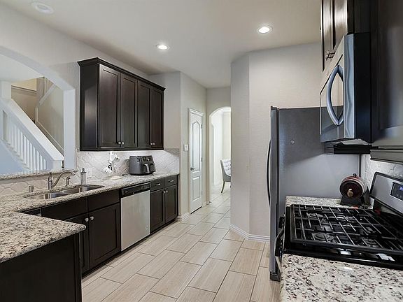 5th image of 1719 Benbrook Hollow Ln