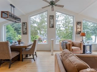 10138 Steamboat Island Rd NW, Olympia, WA 98502