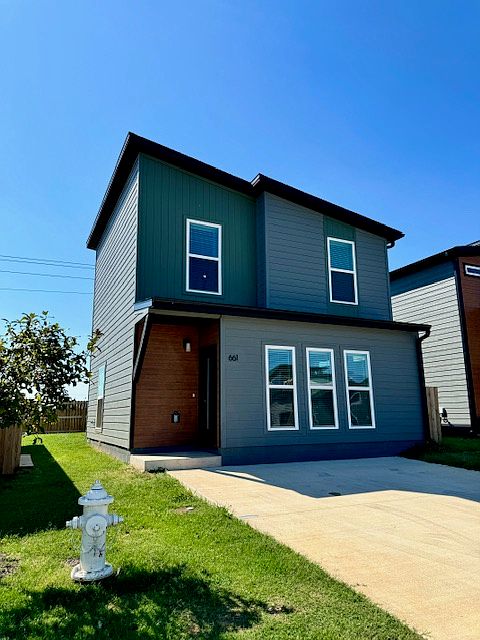 1st image of 661 Saint Charles Pl