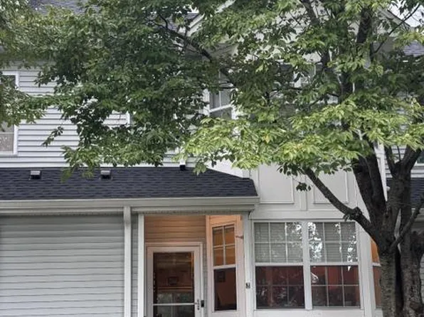 702 Blossom Cir, Dayton, NJ 08810